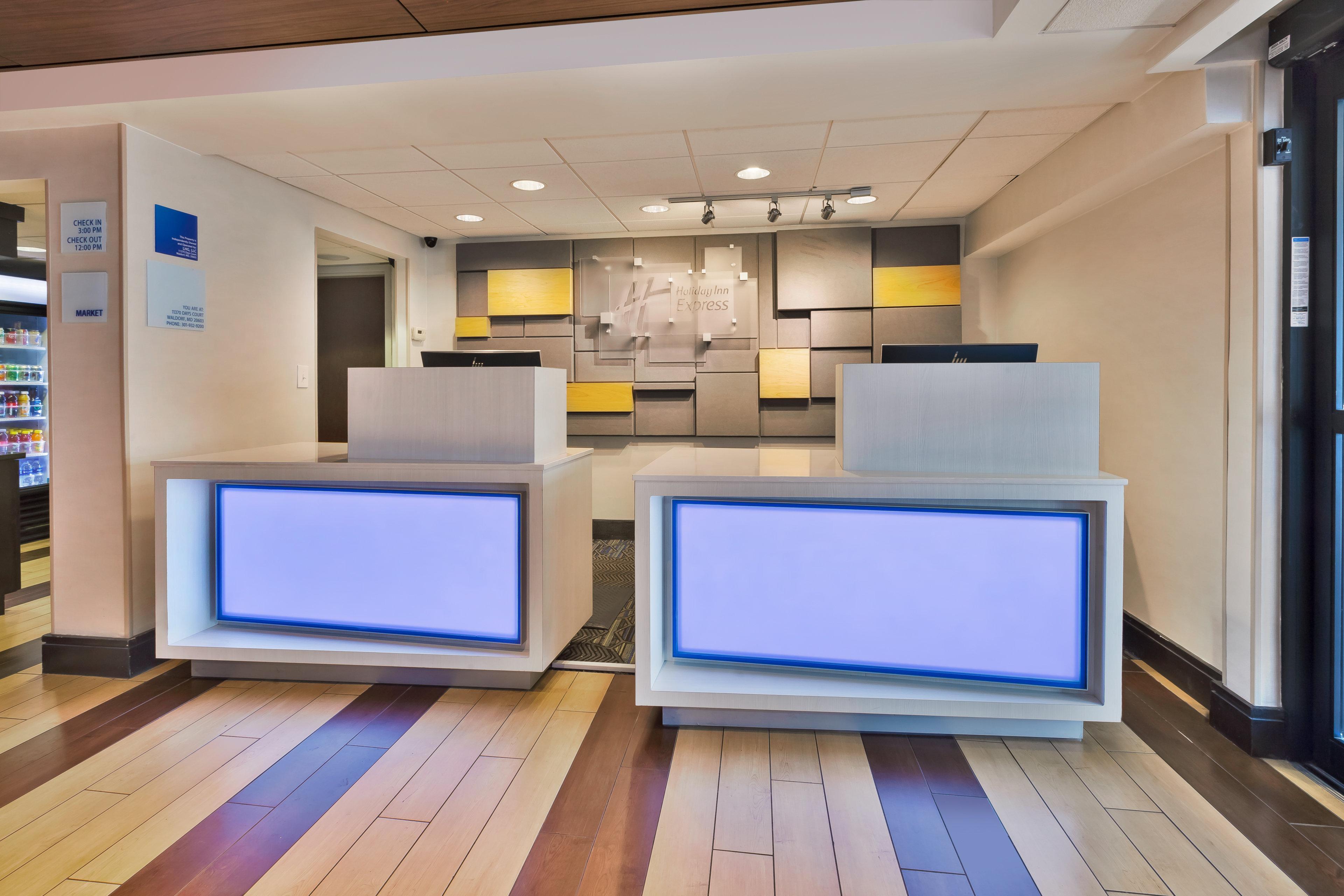 Holiday Inn Express - Waldorf By Ihg Exterior photo
