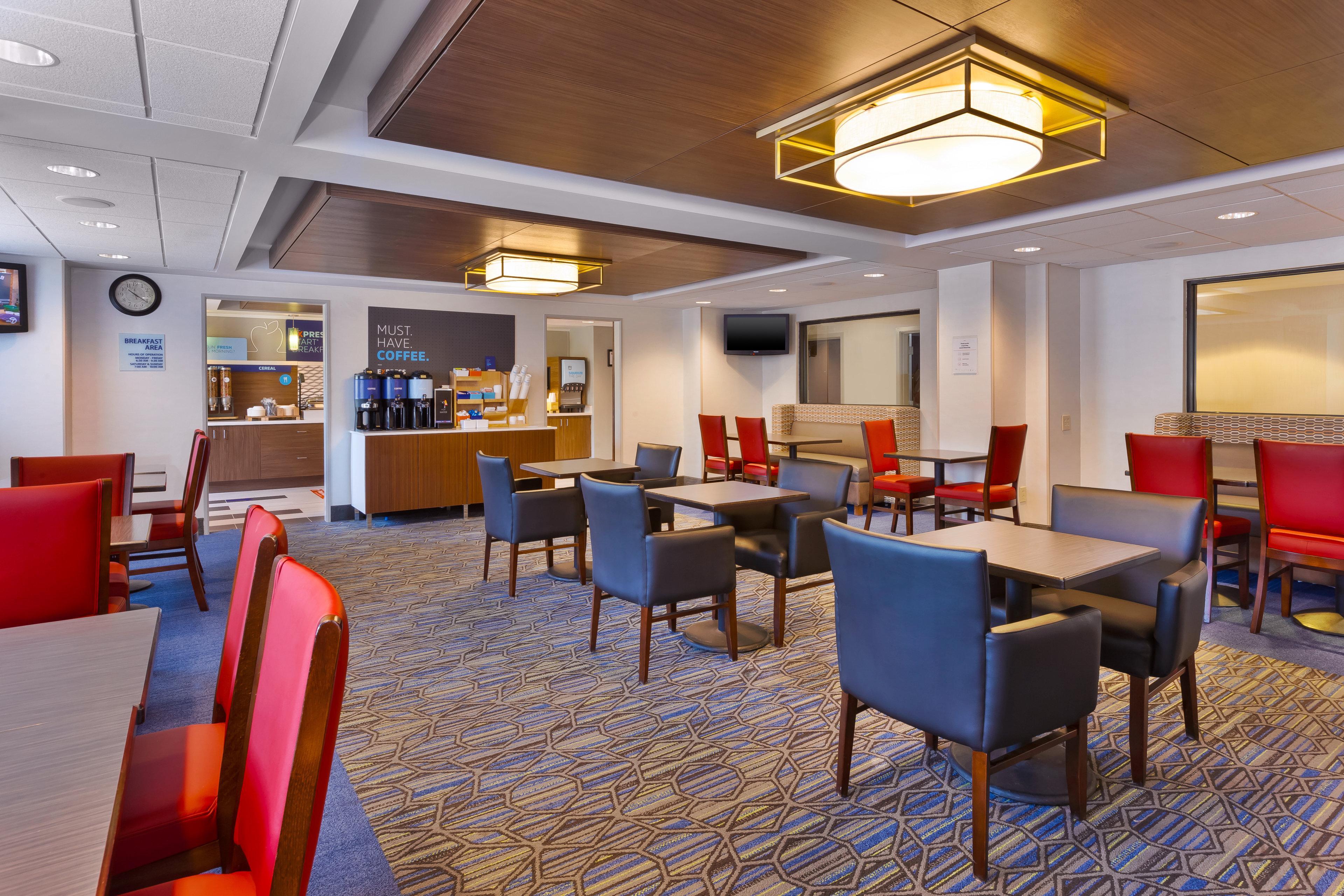 Holiday Inn Express - Waldorf By Ihg Exterior photo