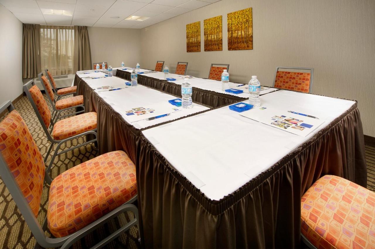 Holiday Inn Express - Waldorf By Ihg Exterior photo